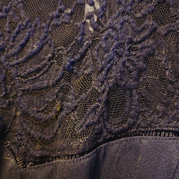 Torris blue lace blouse - Picture 4 of 5